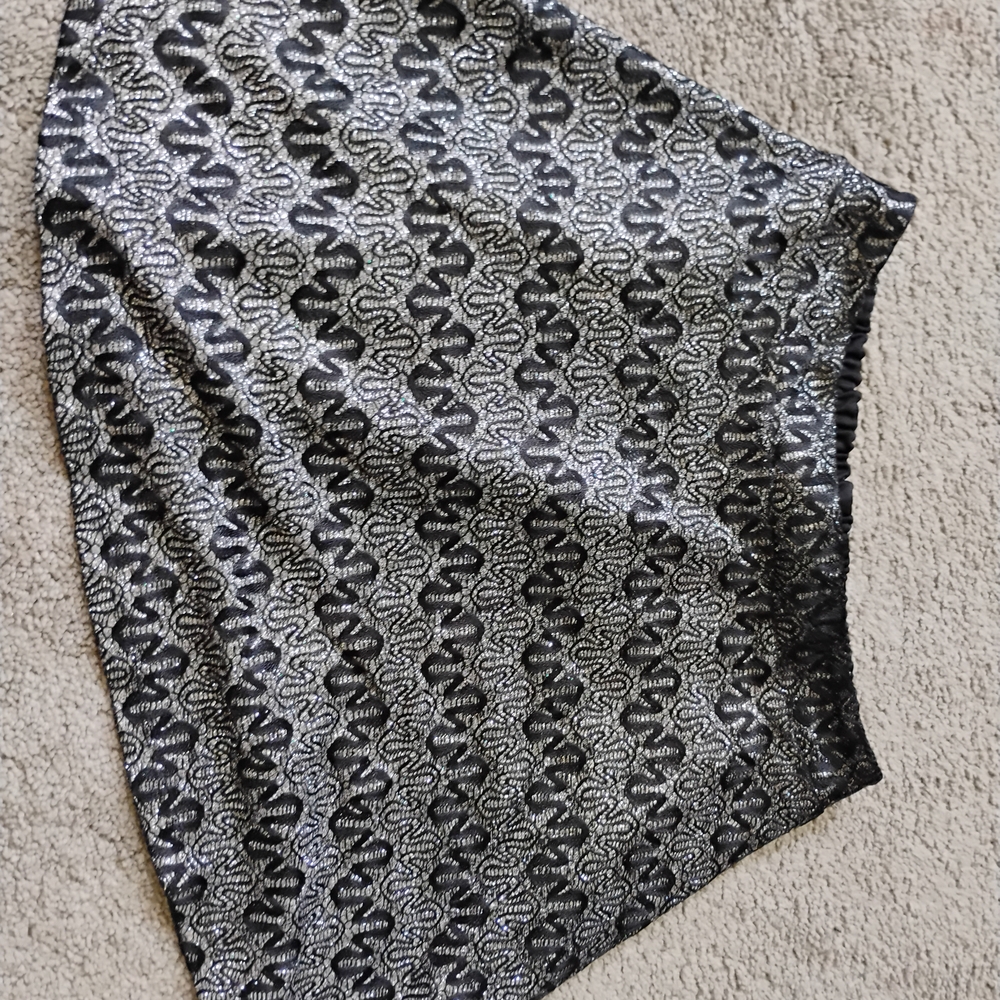 Stylish Black and White Patterned Skirt